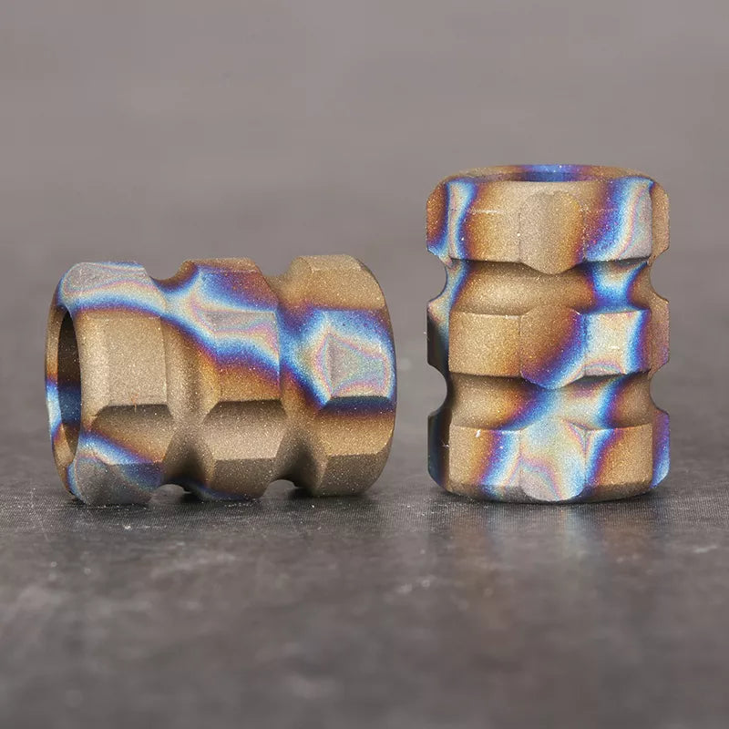 EDC Titanium Alloy Knife Beads Umbrella Pendant Rope Knife Pendant Outdoor Camping Gadget Bracelet Survie Paracord